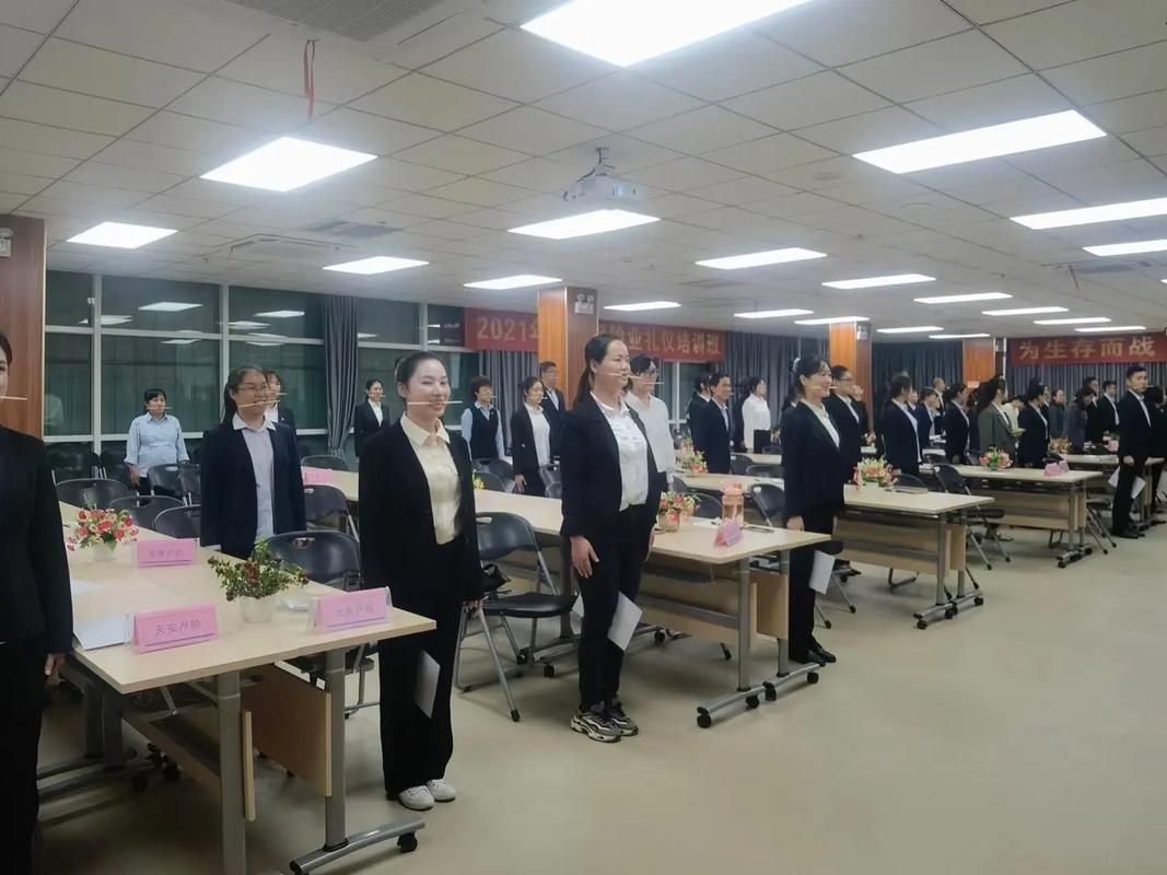 保險行業商務禮儀培訓 從產品到服務，再到禮儀服務的轉型